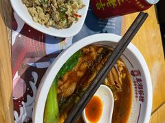 -呷佬·长沙手工米粉(金沙江路店)