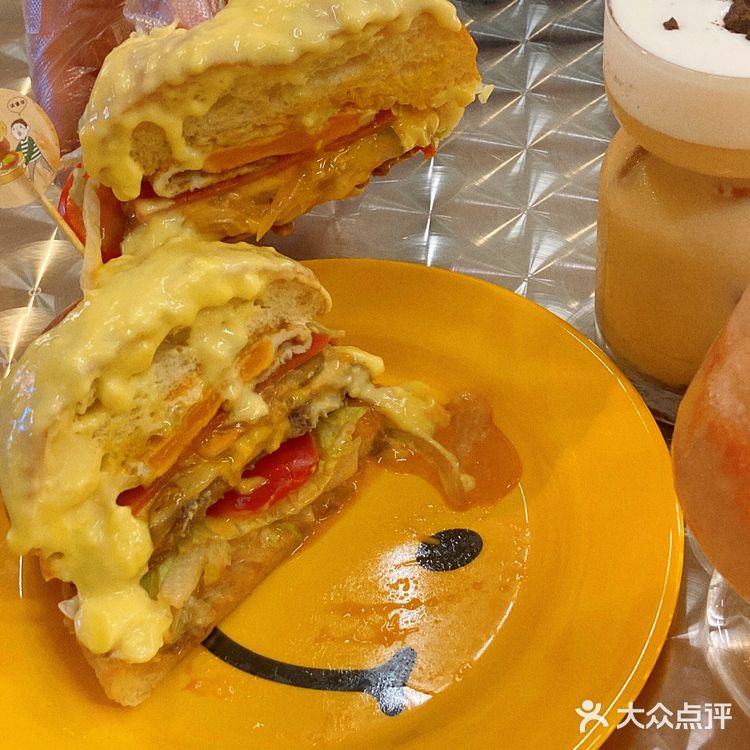 柳州探店🍔卡通动画般的汉堡店谁看了不迷糊