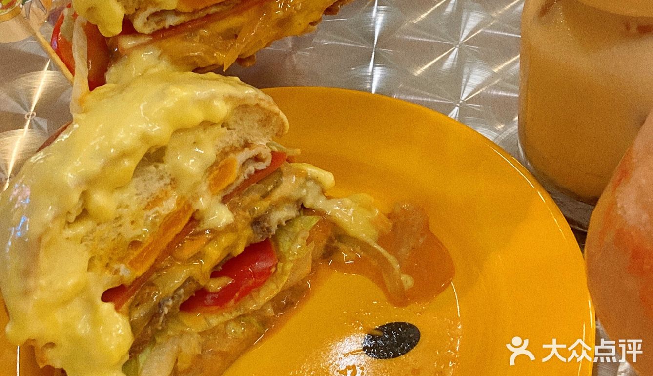 柳州探店🍔卡通动画般的汉堡店谁看了不迷糊