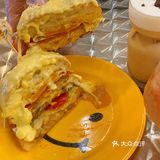 柳州探店🍔卡通动画般的汉堡店谁看了不迷糊