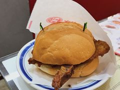 猪扒包-華人 華星冰室(氹仔 店)