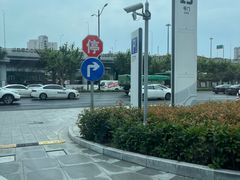 -上海游泳馆(地铁站)