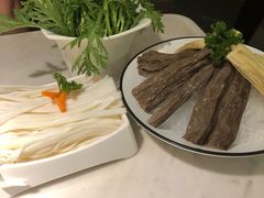 -左庭右院鲜牛肉火锅(浦江欢乐颂店)
