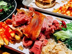 -HUZI虎滋精酿餐吧(京西大悦城店)