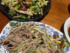 -老天桥酱肉烧饼夹肘子(天桥店)