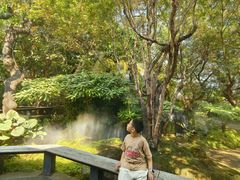 -Chom Cafe and Restaurant
