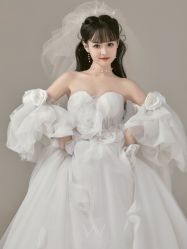 -樱花婚纱摄影