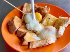 烤吐司配半生熟鸡蛋-多春茶室