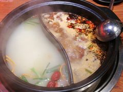牛油鸳鸯锅底-串门邻居串串火锅(云南南路店)