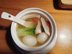 鸡松茸煮鱼丸-周三的情书花园餐厅(江北店)