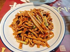 鱼香肉丝-鑫小城故事·藕汤·家常菜(首义店)