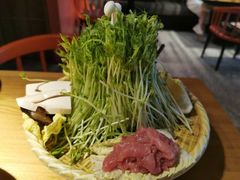 黑猪灼泉水时蔬-吃饭皇帝大(解放西路店)