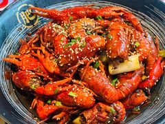 -肥肥虾庄·金牌油焖大虾(汉街SKP店)