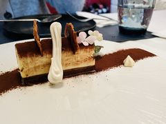 提拉米苏配杏仁脆片-Ponte 意大利餐厅