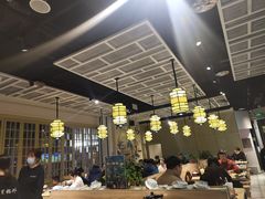 大堂-锅里锅外地锅鸡