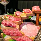 谁说餐饮寒冬没好店❓❗阶梯日式烤肉来破局！