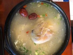 滋补参鸡汤-鑫日千里马朝鲜族小馆(总店)