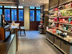 -星巴克臻选(上海今潮8弄店)