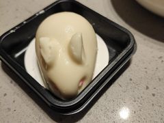 慕斯酸奶兔-海底捞火锅(关山保利店)