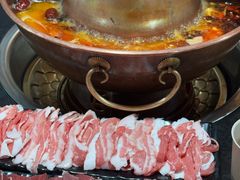 -果松木炭酸菜铜火锅·外婆参鸡汤