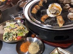 -围炉肉舍•炭烤活鳗•丹东海鲜烤肉(步行街店)