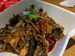 菌香麻辣凤爪精美-隔壁老王·家常云南菜(花巷店)