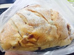 三角芝士包-Juicy Bakery(大学路店)
