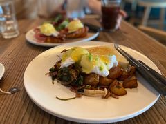 -Common Table · Brunch & Coffee
