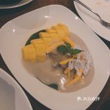 第一天下午选择去网红餐厅 五点去不用预约 排队