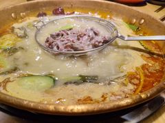 -洱火云南酸菜牛肉火锅(石景山当代商城店)