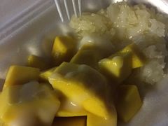 -芒果糯米饭摊子