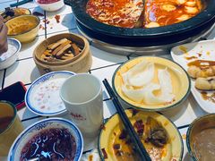 -巴卤社老火锅(财富店)