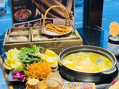 -小椒娘撒椒鱼火锅(三八广场店)