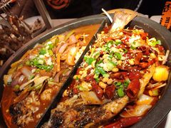双拼清江鱼-鸣记脆皮烤鱼·海鲜烤鱼(三八广场店)