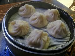 蟹黄小笼汤包-四宜糕团店(南大街店)