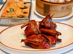 玻璃脆皮乳鸽皇-新雅粤菜馆(南京东路店)