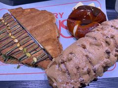 -HOT CRUSH趁热集合·现烤面包(上海环球港店)