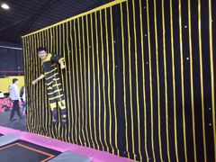 -嘿哟动霸CHUA·新潮玩运动娱乐中心·蹦床滑冰团建乐园