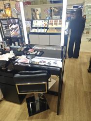 -BOBBI BROWN