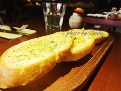 葱蒜面包-鹿萤季·营地小馆(皇后公园店)