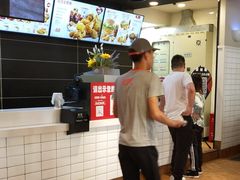 -王府井奥莱临潼小镇(临潼店)