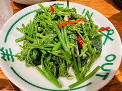 清炒丝瓜尖-一坐一忘云南菜(嘉里中心店)