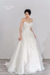 -Lady  Jane高端婚纱礼服馆