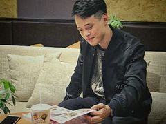 -新华里咖啡书吧(新华书店小寨店)