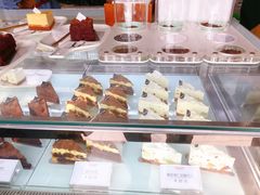 -UNI UNI(环亚凯瑟琳店)