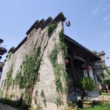 里头其实很大，走的话其实要花很多时间走也不一定能走完