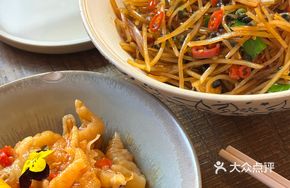Lemon-flavored Spicy Chicken Feet