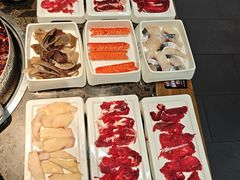 -来龍儿鲜切牛肉自助老火锅