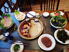 -小天鹅火锅·一线江景洪鼎旗舰店(洪崖洞店)