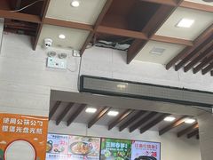 -老娘舅餐厅(黄龙体育中心店)
